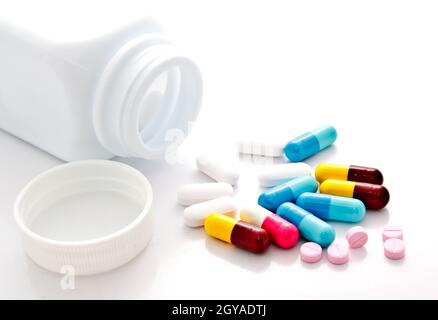 PillsDrugs e medicine di colore diverso Foto Stock