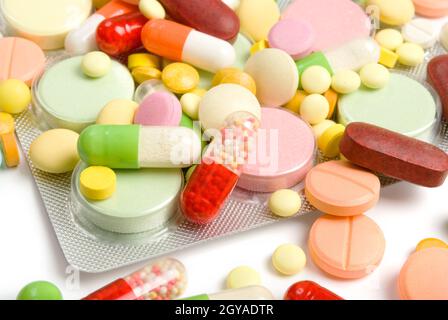 PillsDrugs e medicine di colore diverso Foto Stock