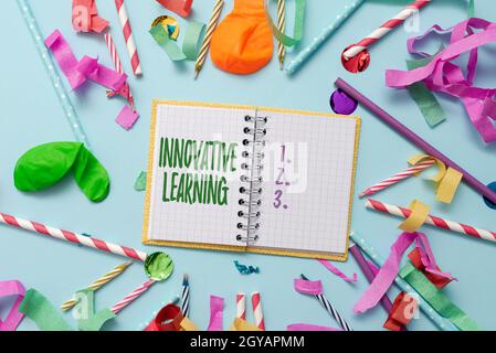 Visualizzazione concettuale apprendimento innovativo, concetto che significa insegnamento interdisciplinare che stimola il pensiero analitico Colourful Party Collections flashy Cele Foto Stock