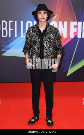 Londra, Regno Unito. 07 ottobre 2021. 7 ottobre 2021, Londra, Regno Unito Stevie Ruffs arriva alla prima di gala di Spencer, parte del BFI London Film Festival, che si tiene presso il Royal Festival Hall. Credit: Doug Peters/Alamy Live News Foto Stock