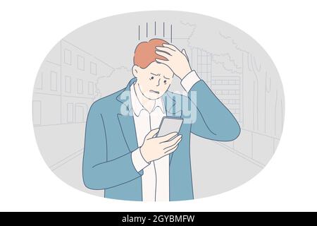 Stress, overwork, concetto di problemi. Infelice depresso sollecitato giovane lavoratore d'ufficio uomo d'affari che tocca la testa con le dita, guardando su smartphone feeli Foto Stock