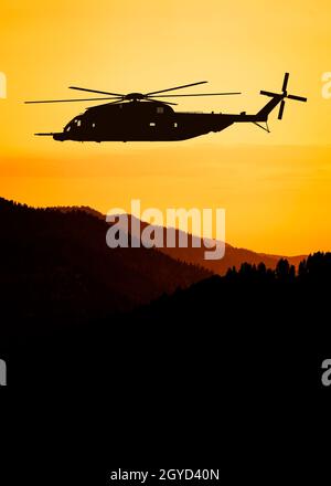 Elicottero pesante americano in volo Foto Stock