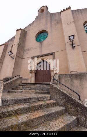 Chiesa di Santo Domingo de Guzmán nella città di Cañamero, Caceres, Spagna Foto Stock