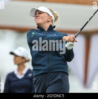 West Caldwell, New Jersey, Stati Uniti. 7 ottobre 2021. Nanna Koerstz Madsen di Danimarca si tea fuori durante il primo round della LPGA Cognizant Founders Cup al Mountain Ridge Golf Course a West Caldwell, NJ Mike Langish/Cal Sport Media. Credit: csm/Alamy Live News Foto Stock