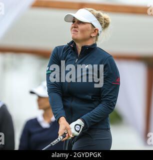 West Caldwell, New Jersey, Stati Uniti. 7 ottobre 2021. Nanna Koerstz Madsen di Danimarca si tea fuori durante il primo round della LPGA Cognizant Founders Cup al Mountain Ridge Golf Course a West Caldwell, NJ Mike Langish/Cal Sport Media. Credit: csm/Alamy Live News Foto Stock