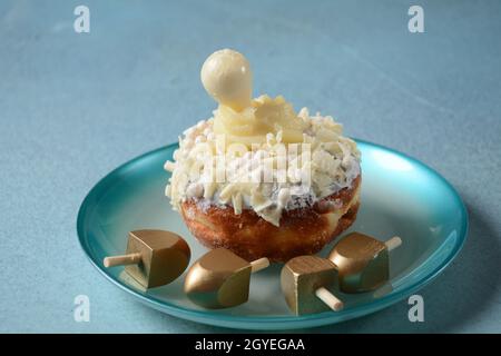 Gustose ciambelle. Concetto di festa di Hannukah. Foto Stock