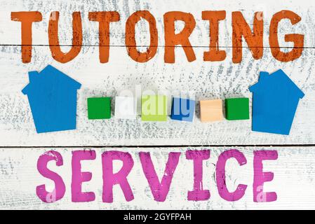 Testo della scrittura Tutoring Service, Conceptual photo l'atto di insegnare o di istruire altri rami di apprendimento preparare piani di casa, investimenti domestici Foto Stock