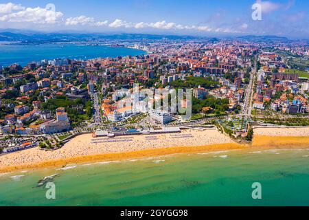 Riva del mare di Santander Foto Stock