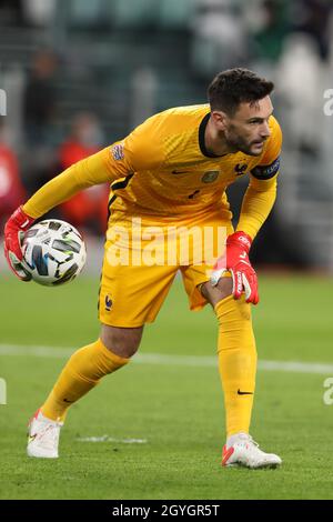 Torino, 7 ottobre 2021. Hugo Lloris di Francia durante la partita della UEFA Nations League allo Stadio Juventus di Torino. Il credito d'immagine dovrebbe essere: Jonathan Moscrop / Sportimage Foto Stock