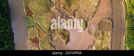 Top Downe vista di Tidal Creek a River Teign da un drone, Newton Abbot, Devon, Inghilterra Foto Stock