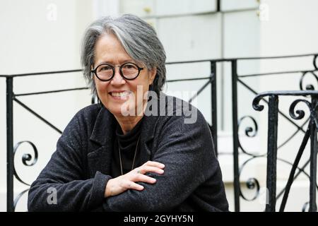 Cheltenham Letteratura Festival, Cheltenham, UK - Venerdì 8 Ottobre 2021 - autore Ruth Ozeki al giorno di apertura del Cheltenham Letteratura Festival - il Festival si svolge per 10 giorni - le vendite di libri sono salite durante la pandemia. Foto Steven Maggio / Alamy Live News Foto Stock