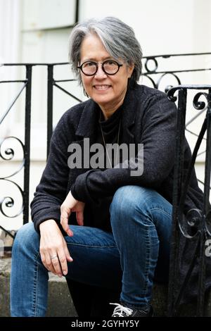 Cheltenham Letteratura Festival, Cheltenham, UK - Venerdì 8 Ottobre 2021 - autore Ruth Ozeki al giorno di apertura del Cheltenham Letteratura Festival - il Festival si svolge per 10 giorni - le vendite di libri sono salite durante la pandemia. Foto Steven Maggio / Alamy Live News Foto Stock