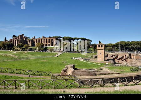 Italia, Roma, Circo massimo e Colle Palatino Foto Stock