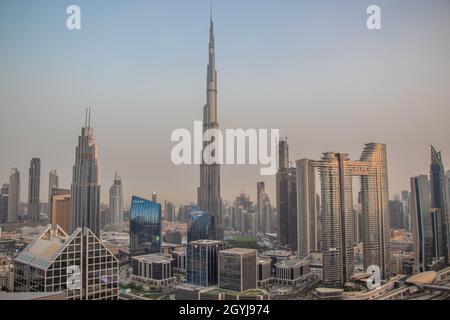 Centro di Dubai Burj Khalifa sera in a notte Foto Stock