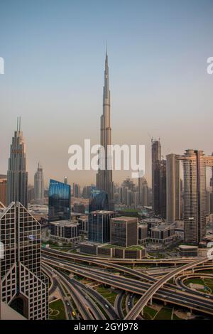 Centro di Dubai Burj Khalifa sera in a notte Foto Stock