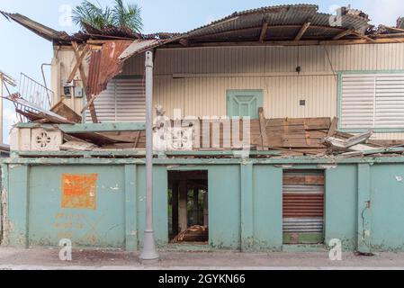 Guánica, PR, 21 gennaio 2020 -- danni dal terremoto di magnitudo 6.4 che ha colpito il 7 gennaio. Gli shock post-shock continuano a rendere nervosi i residenti. Foto di Liz Roll/FEMA Foto Stock