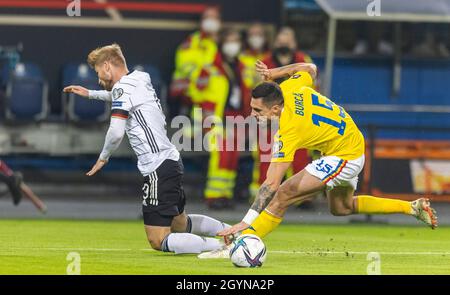 Amburgo, Germania. 08 ottobre 2021. Timo Werner (Deutschland) vs Andrei Burca (Rum) Deutschland - Rumänien 08.10.2021, Fussball; WM-Quali, Qualifikation, Saison 2021/22 Foto: Moritz Müller Copyright (nur für journalistische Zwecke) by: Moritz Müller, Wilhelm-Raabe-Str. 18, 40470 Düsseldorf. Tel 0211-13954918. MB.: 0176-81034275; Honorar zzgl. 7%UmSt. + Belegexemplar; Commerzbank, Konto: 3813045, BLZ: 30040000; IBAN: DE49 3004 0000 0381 3045 00; Finanzamt Düsseldorf-Nord, Steuernummer: 105/5193/1677 Credit: Moritz Müller/Alamy Live News Foto Stock