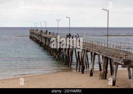 Il molo di Port Noarlunga in bassa marea in South australia il 28 settembre 2021 Foto Stock