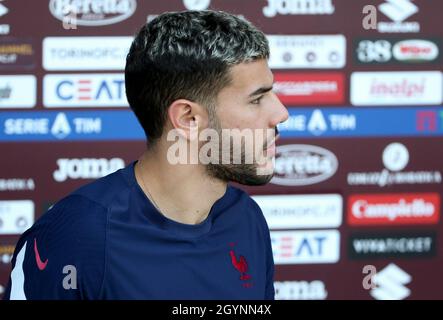 Torino, Italia. 08 ottobre 2021. Theo Hernandez di Francia durante la sessione di training di squadra francese in preparazione alla finale della UEFA Nations League dell'8 ottobre 2021 allo Stadio Olimpico Grande Torino a Torino - Foto Jean Catuffe / DPPI Credit: DPPI Media/Alamy Live News Foto Stock