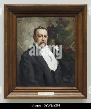 Dipinto 'Ritratto di Ivan Abramovich Morozov' del pittore impressionista russo Konstantin Korovin (1903) in mostra alla mostra 'icone di arte moderna dalla collezione Morozov' della Fondazione Louis Vuitton a Parigi, Francia. Ivan Abramovich Morozov era un collezionista d'arte russo di proprietà di una delle migliori collezioni d'arte modernista francese al mondo. La mostra dedicata alla Collezione Morozov è in funzione fino al 22 febbraio 2022. Foto Stock