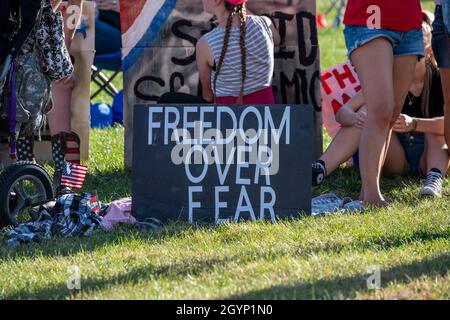 St. Paul, Minnesota. Fermare la protesta del mandato. Protesta per fermare i mandati di vaccinazione e i passaporti. Movimento anti-vaccino. Foto Stock