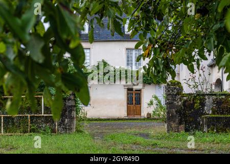 Una tipica casa del viticoltore nella zona viticola del Juranon, vicino a la Chapelle de Rousse, Béarn, Francia Foto Stock