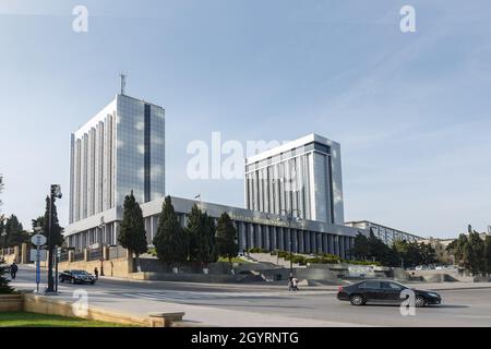 Baku, Azerbaijan - 13 novembre 2019: Assemblea Nazionale dell'Azerbaigian. La costruzione dell'Assemblea Nazionale di Azerbaigian Foto Stock