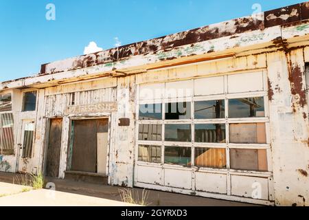 Garage abbandonato sulla Route 66 USA Foto Stock