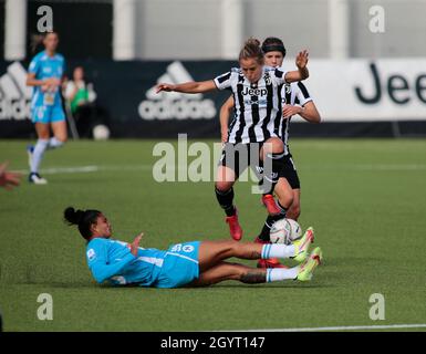 Torino, Italia. 9 ottobre 2021. 09 ottobre 2021 Vinovo - Torino Valentina Cernoia (Juventus Women) durante il campionato italiano di womenÕs, Serie Una partita di calcio tra Juventus FC e Napoli Femminile al Juventus Training Center di Vinovo, Italia - Photo Nderim Kaceli / Alamy Live News Credit: Nderim Kaceli/Alamy Live News Foto Stock