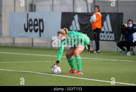 Torino, Italia. 9 ottobre 2021. 09 ottobre 2021 Vinovo - Torino Roberta Aprile (Juventus Women) durante il campionato italiano di womenÕs, Serie A football match tra Juventus FC e Napoli Femminile al Juventus Training Center di Vinovo, Italia - Photo Nderim Kaceli / Alamy Live News Credit: Nderim Kaceli/Alamy Live News Foto Stock