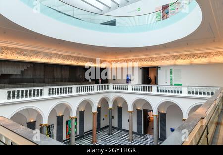 Interno della Aberdeen Art Gallery, Aberdeen, Scozia, Regno Unito Foto Stock