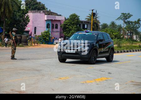 National Security Guard (NSG) All India Car Rally ‘Sudarshan Bharat Parikrama’ che segna il paese ‘Amrit Mahotsav of Independence’ ha raggiunto Jamshedpur il venerdì sera e ha segnato fuori da Jamshedpur il sabato mattina per Kolkata. Il 2 ottobre il Ministro dell'Unione Amit Shah ha condotto la Guardia Nazionale di sicurezza (NSG) All India Car Rally 'Sudarshan Bharat Parikrama' dal Forte Rosso di Delhi come parte di 'Azadi Ka Amrit Mahotsav' per segnare il 75° anno dell'India. ' la forza d'élite del paese ha iniziato un viaggio di 29 giorni che coprirà 7,500 km in luoghi storici associati al moveme libertà Foto Stock