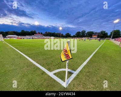 Ludwig Field nel campus dell'Università del Maryland visto dalla bandiera d'angolo Foto Stock