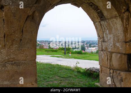 Bella vista di Kutaisi da Ukmerioni collina Foto Stock