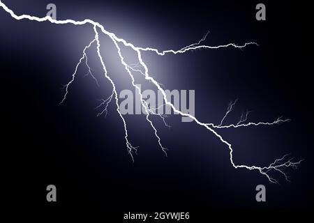 Fulmini isolati su sfondo nero. Colpo elettrico Thunder. Temporali e fulmini Foto Stock