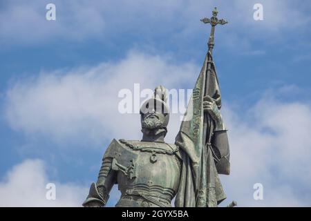 Medellin, Spagna - 3 Aprile 2021: Hernan Cortes Monument, Aztec Empire Spanish Conquistador, Medellin, Extremadura, Spagna. Di Eduardo Barron nel 1890. Foto Stock