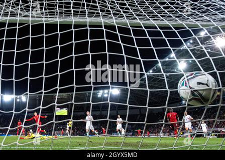 Christian Fassnacht in Svizzera festeggia il secondo gol della partita durante la partita di qualificazione della Coppa del mondo FIFA allo Stade de Geneve, Svizzera. Data foto: Sabato 9 ottobre 2021. Foto Stock