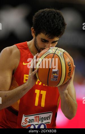 A Coruña, Spagna. Ricky Rubio spara per il basket durante l'amichevole partita di basket tra Spagna e Canada in Un Coruña il 6 agosto 2014 Foto Stock