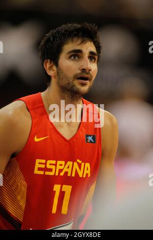 A Coruña, Spagna. Ricky Rubio spara per il basket durante l'amichevole partita di basket tra Spagna e Canada in Un Coruña il 6 agosto 2014 Foto Stock