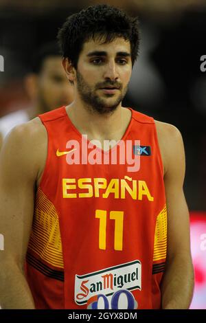 A Coruña, Spagna. Ricky Rubio spara per il basket durante l'amichevole partita di basket tra Spagna e Canada in Un Coruña il 6 agosto 2014 Foto Stock