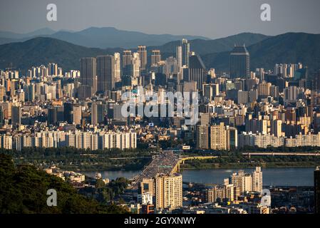 Seul Corea del Sud paesaggio urbano e il fiume Han, Corea del Sud viaggio il 12 settembre 2021 Foto Stock