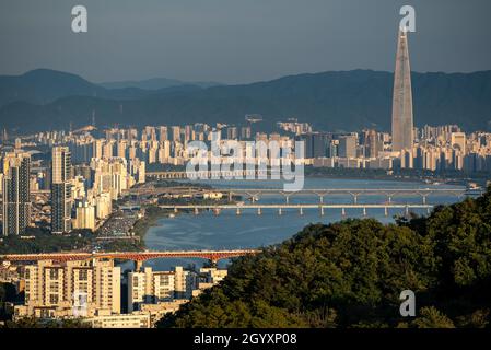 Seul Corea del Sud paesaggio urbano e il fiume Han, Corea del Sud viaggio il 12 settembre 2021 Foto Stock