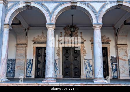 Cortile e chiostro del Colegio do Espírito Santo, Università di Evora, Alto Alentejo, Portogallo. Foto Stock