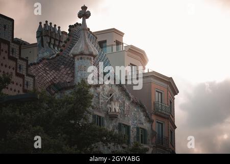Vista all'aperto Casa Batlo di Gaudì. L'edificio che oggi è Casa Batllo è stato costruito da Antoni Gaudi. Foto Stock
