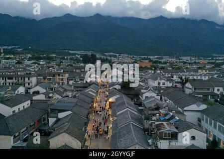 Veduta aerea della città vecchia di Dali, Yunnan Foto Stock