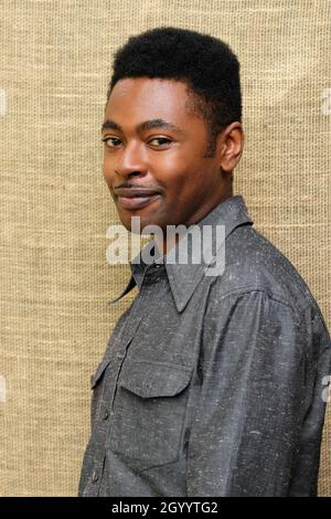 Cheltenham Literature Festival, Cheltenham, Regno Unito - domenica 10 ottobre 2021 - Paul Mendez autore del Festival, autore di Rainbow Milk - Photo Steven May / Alamy Live News Foto Stock