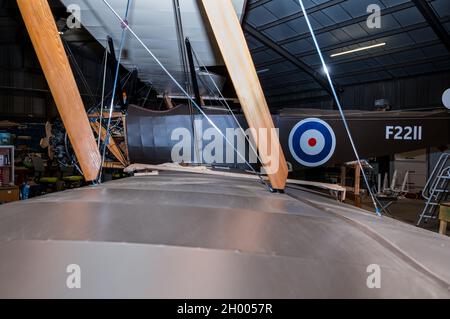 Una replica WWI Sopwith 1 1/2 Strautter aereo biplano in costruzione da Aviation Preservation Society of Scotland, East Lothian, UK Foto Stock