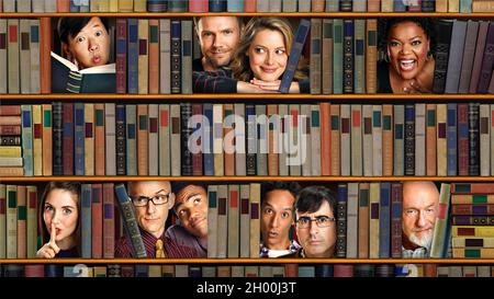 JONATHAN BANKS, JIM RASH, KEN JEONG, JOEL MCHALE, JOHN OLIVER, GILLIAN JACOBS, ALISON BRIE, YVETTE NICOLE BROWN, DANNY PUDI E DONALD GLOVER IN COMMUNITY (2009), DIRETTO DA JOE RUSSO. Credit: UNIVERSAL MEDIA STUDIOS / Album Foto Stock