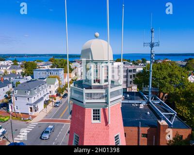 Vista aerea dell'osservatorio di Portland al 138 Congress Street a Munjoy Hill a Portland, Maine ME, USA. Questo osservatorio è una storica torre di segnale marittimo Foto Stock