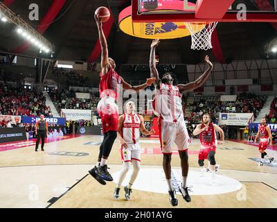 Varese, Italia . 10 Ott 2021. ,Openjobmetis Varese - AX Armani Exchange Milano LBA Italy Championship 2021/2022 il 10 ottobre 2021 a Enerxenia Arena di Varese, Italy Credit: Fabio Averna/Alamy Live News Foto Stock